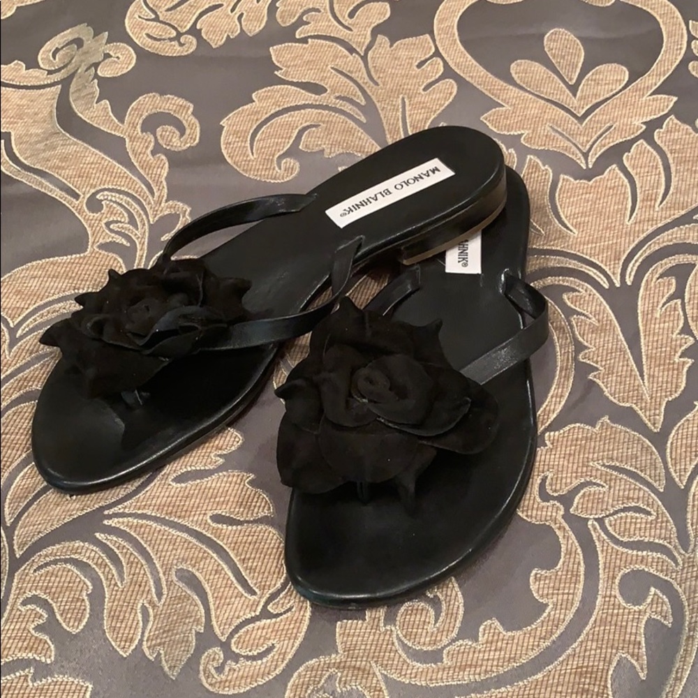 black flower MANOLO BLAHNIK